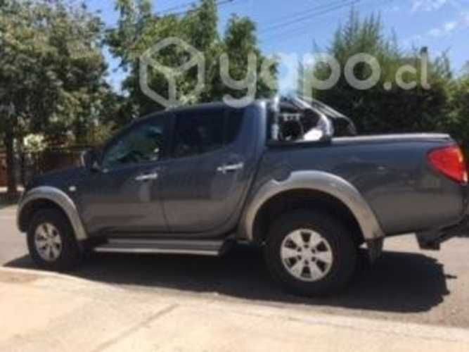 Mitsubishi l200 dakar 2010