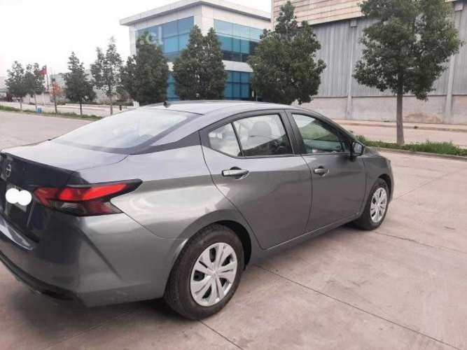 Nissan versa 2022