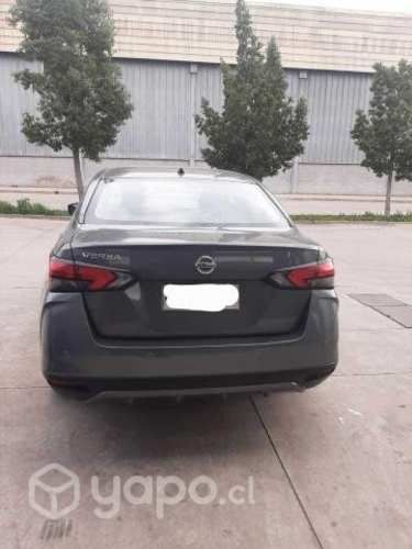 Nissan versa 2022