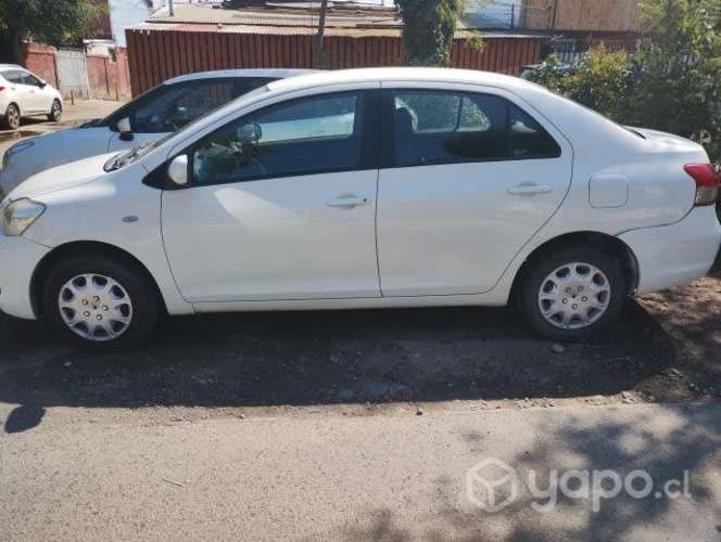 Toyota yaris 2010