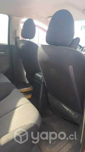 Mitsubishi l200 2016