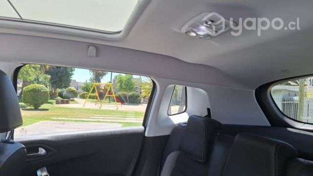 PEUGEOT 2008 2018 Allure 1.6 Blue HDI MT5