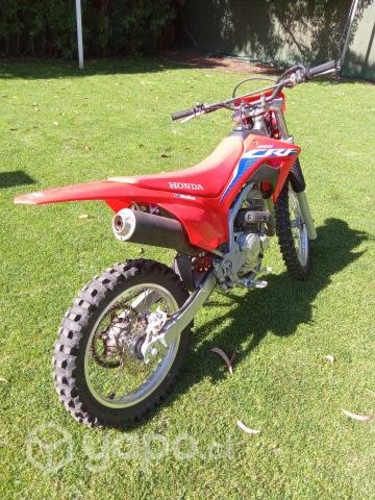 Moto Honda CRF 250f año 2022
