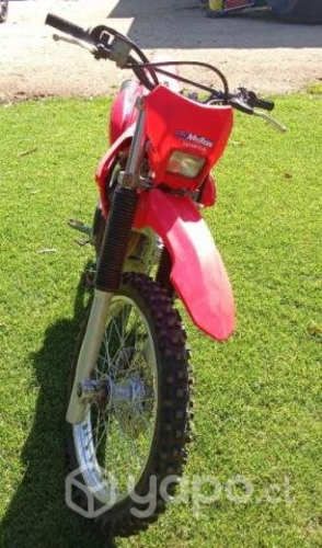 Moto Honda CRF 250f año 2022