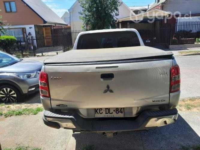 Camioneta Mitsubishi l200 2018
