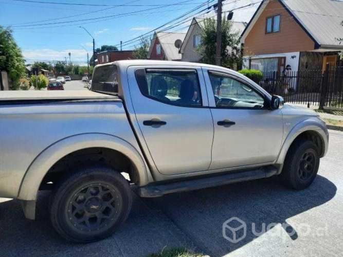 Camioneta Mitsubishi l200 2018
