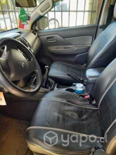 Camioneta Mitsubishi l200 2018