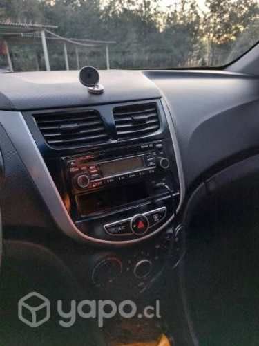 Hyundai accent 2011