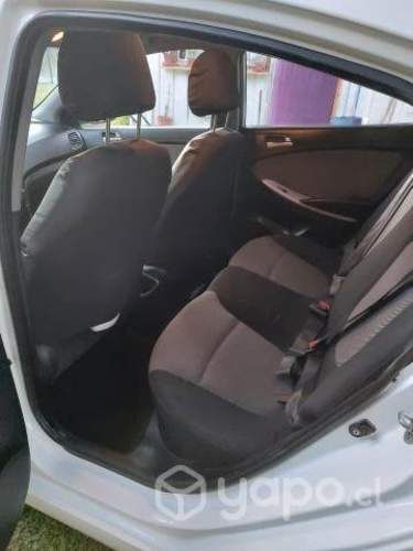 Hyundai accent 2011