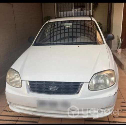 Vendo Hyundai accent 1.5 GL año 2004