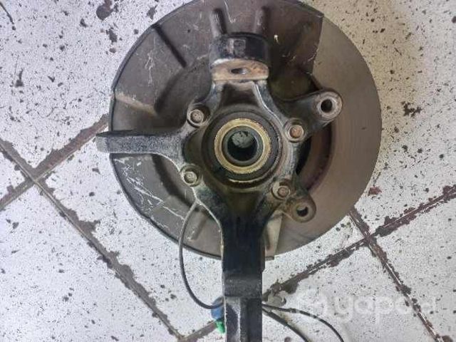 .Muñón izquierdo suzuki gran vitara 2015