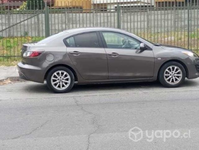 Mazda 3 2011 POR APURO