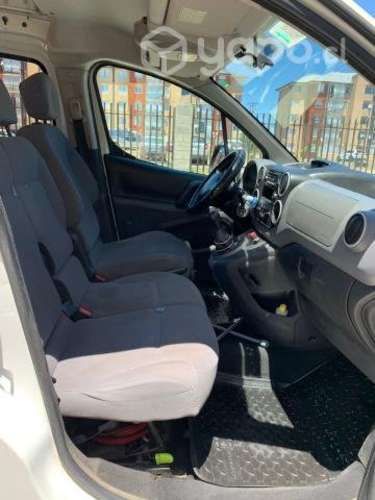 Se vende PEUGEOT PARTNER 2014. Precio Convesable
