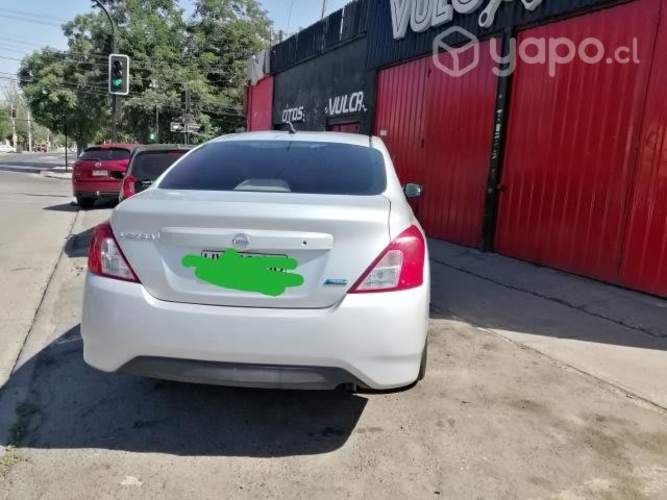 Nissan versa 2016