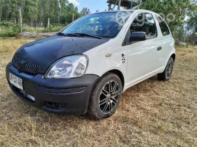 Vendo toyota yaris sport 1.3