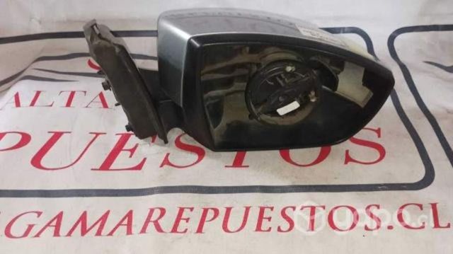 Espejo retrovisor derecho ford focus 2013