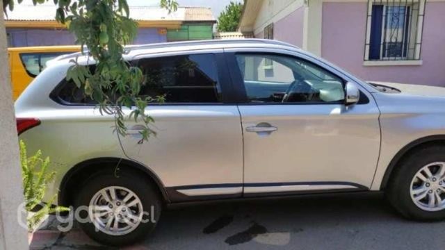 Se vende Mitsubishi Outlander
