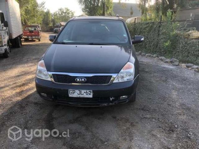 Kia motors grand carnival 2014