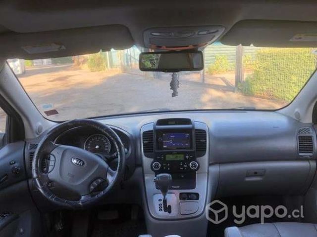 Kia motors grand carnival 2014