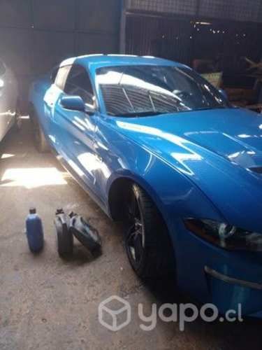 Ford Mustang carrera año 2021