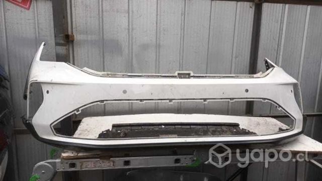 Parachoque nivus blanco