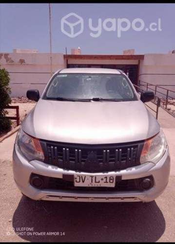 Camioneta Hilux L200