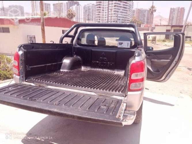 Camioneta Hilux L200