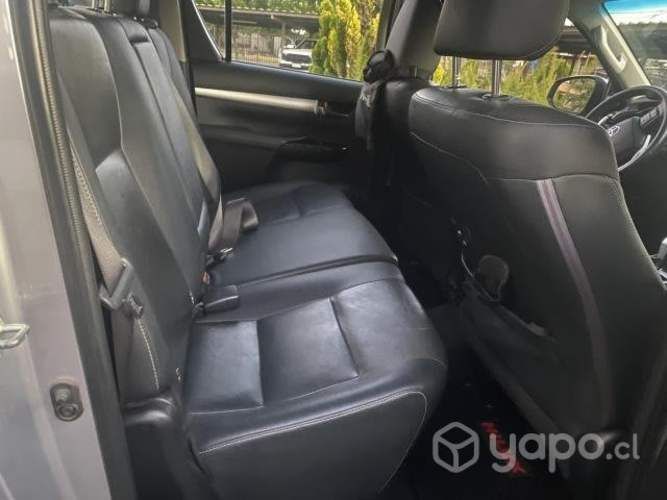 Hilux Srv 2.8 aut 4x4 2016