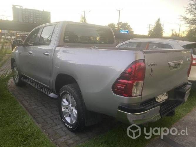Hilux Srv 2.8 aut 4x4 2016