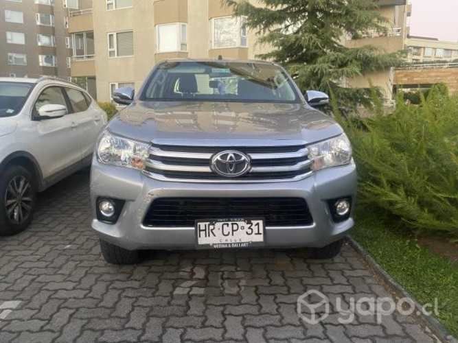 Hilux Srv 2.8 aut 4x4 2016