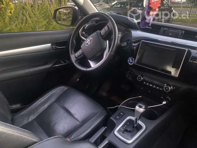 Hilux Srv 2.8 aut 4x4 2016