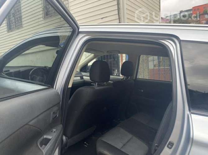 Mitsubishi outlander 2016