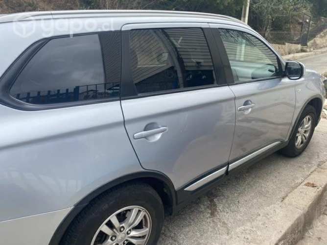 Mitsubishi outlander 2016