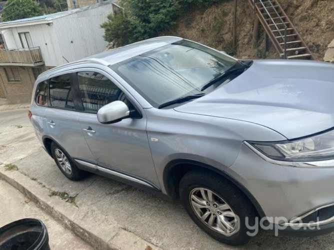 Mitsubishi outlander 2016