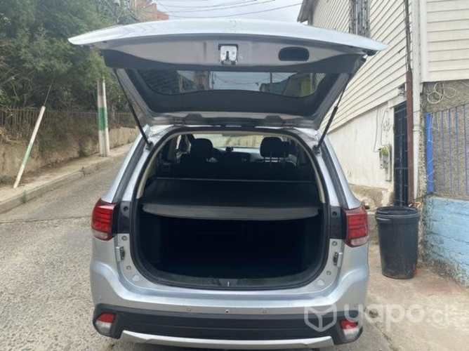 Mitsubishi outlander 2016