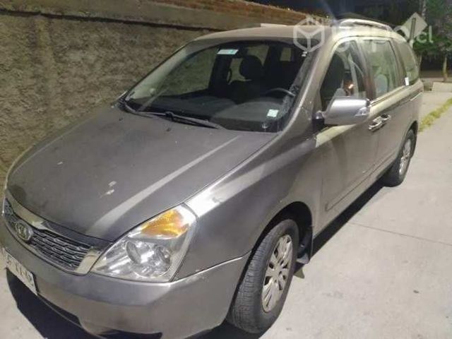 Kia motors carnival 2011