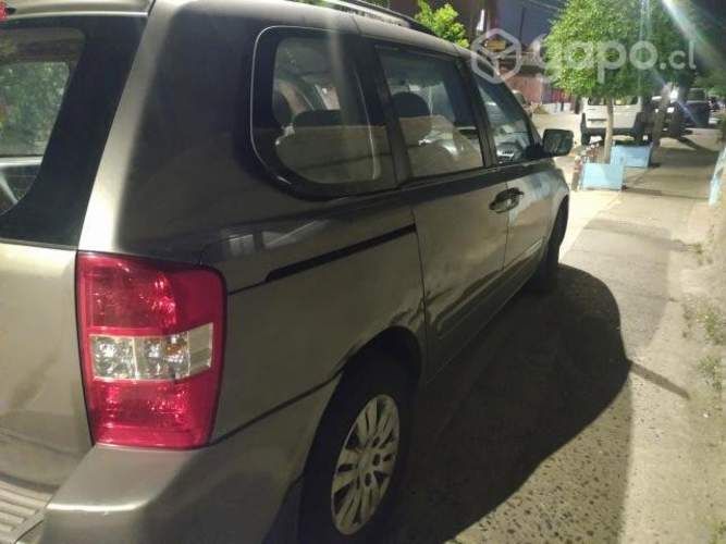 Kia motors carnival 2011