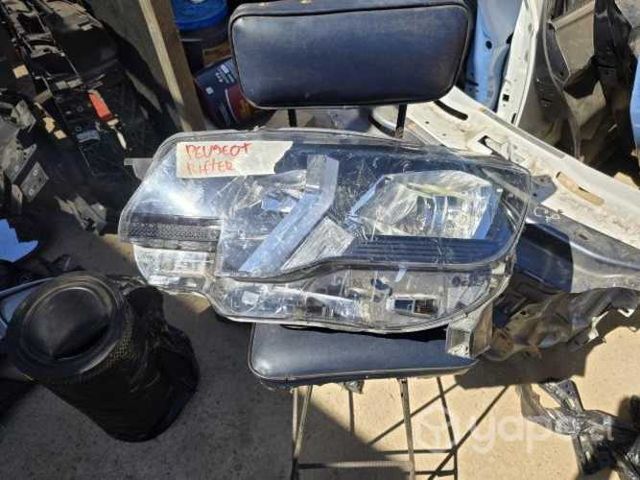 Optico Izquierdo Peugeot Rifter