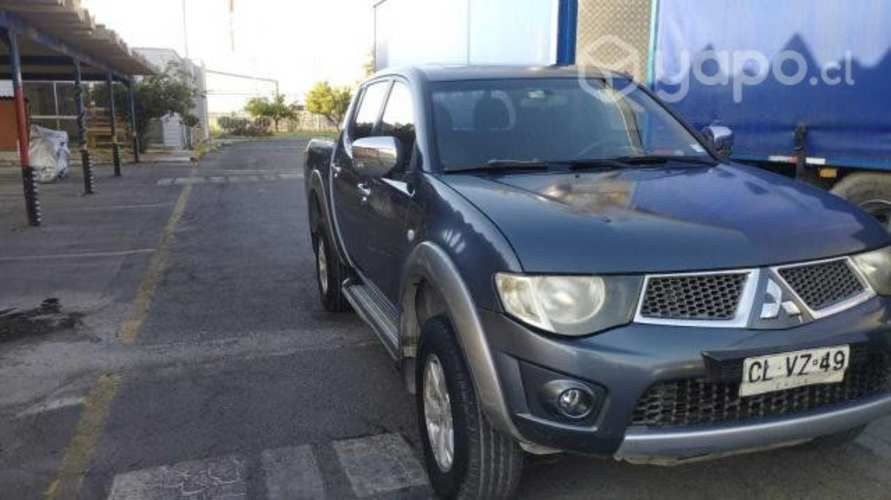 Mitsubishi l200 2011