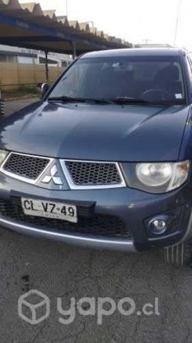 Mitsubishi l200 2011