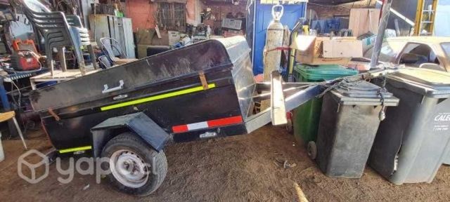 Carro de arrastre cerrado