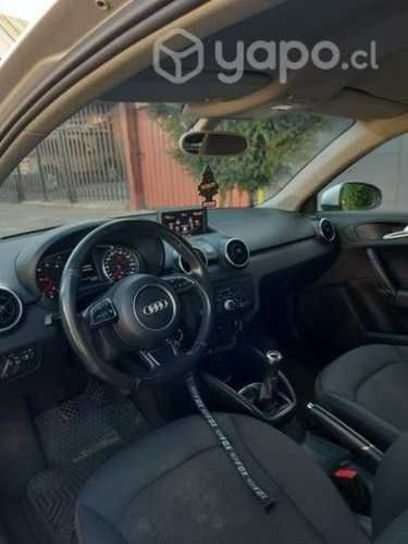 Audi A1 1.2 tfsi MT atracttion 2012