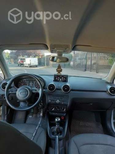 Audi A1 1.2 tfsi MT atracttion 2012