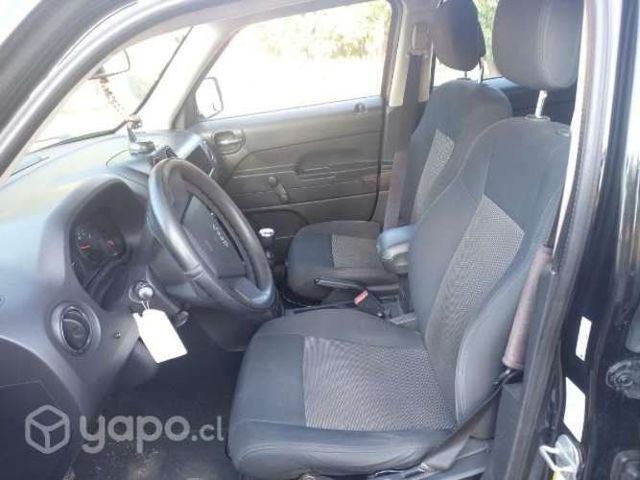Se vende Jeep patriot Negro