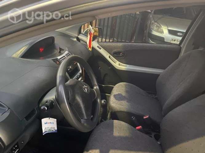 Toyota yaris 2011 oportunidad
