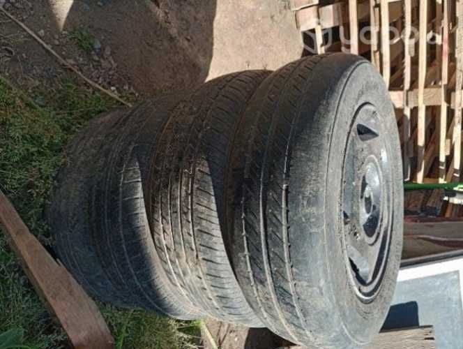 Llantas con neumáticos