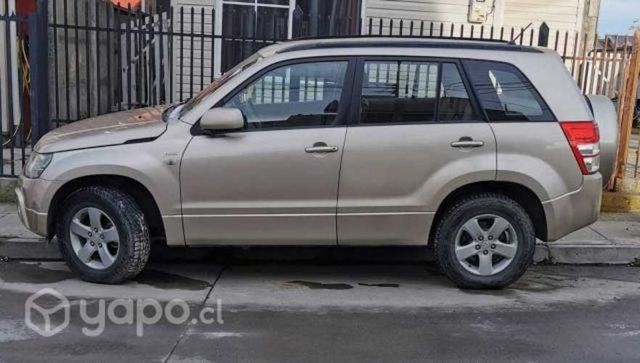 Suzuki grand nomade 2011