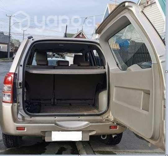 Suzuki grand nomade 2011