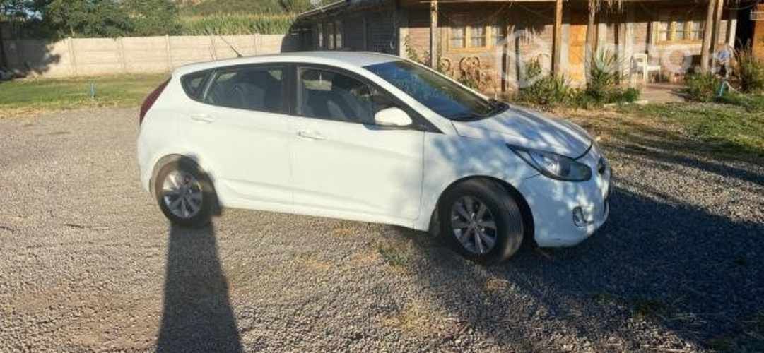 Hyundai accent 2013