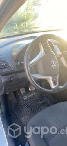 Hyundai accent 2013